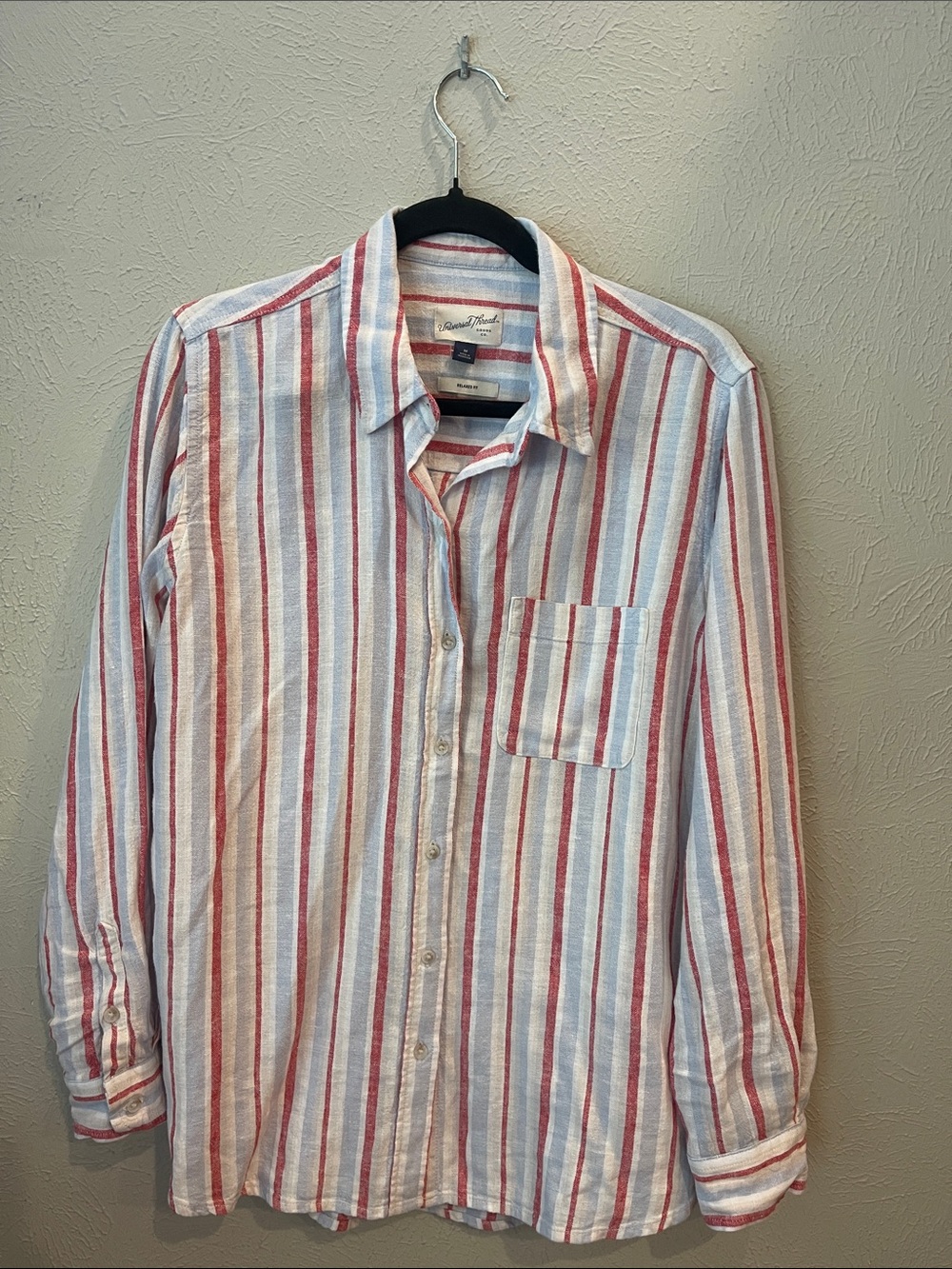 Universal Thread Casual Red & White Stripe Button-Up Shirt. Women’s Size Medium